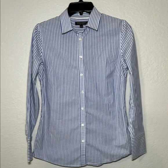 Banana Republic Blue and White Casual Button Down Shirt - Picture 1 of 9